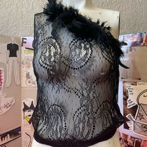 One-sided feather lace top